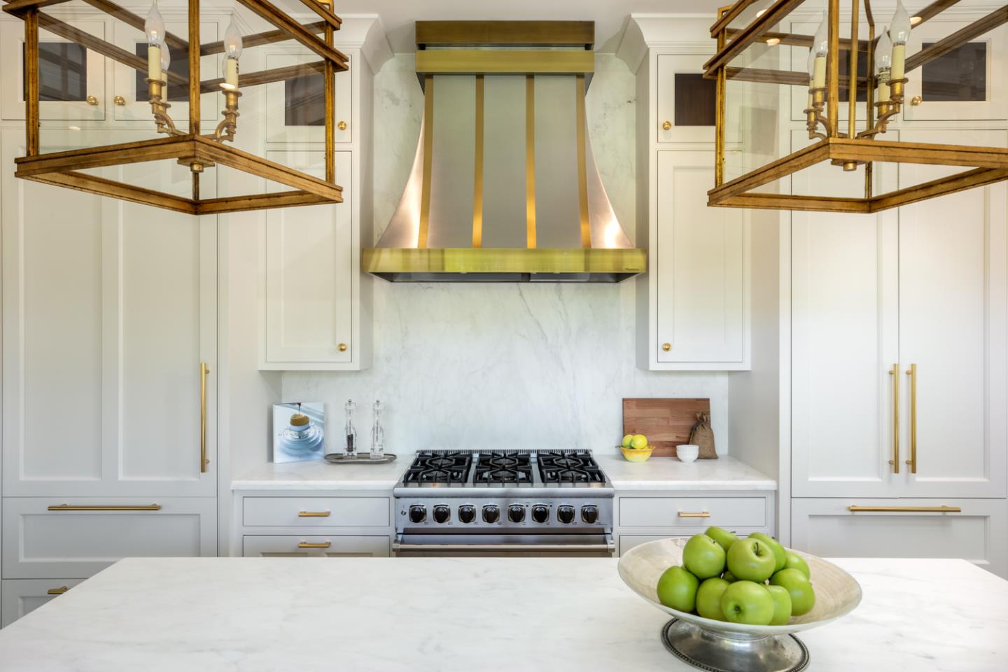 620 Morningside Circle Los Altos, CA 94022 - Photo 9 of 32 a kitchen with a stove a sink and a refrigerator