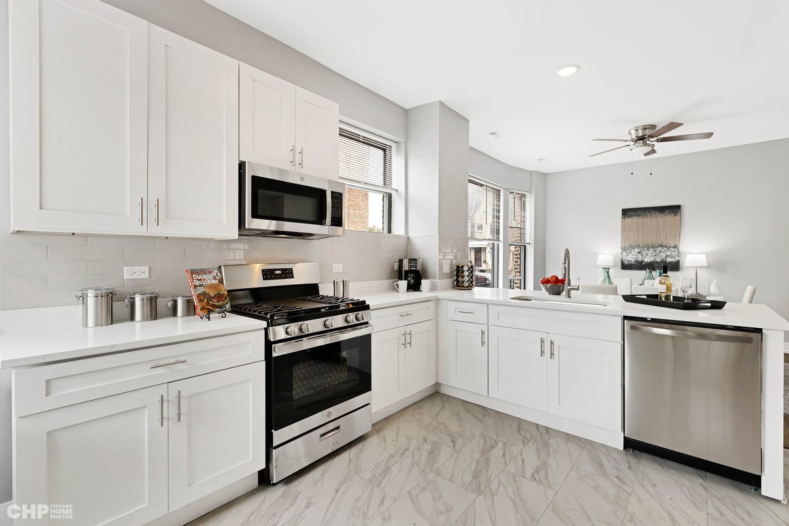 414 East 44th Street, Unit 2 Chicago, IL 60653 - Photo 11 of 22