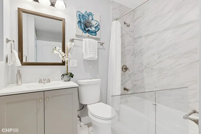 $2,150 | 414 East 44th Street, Unit 2, Chicago, IL 60653