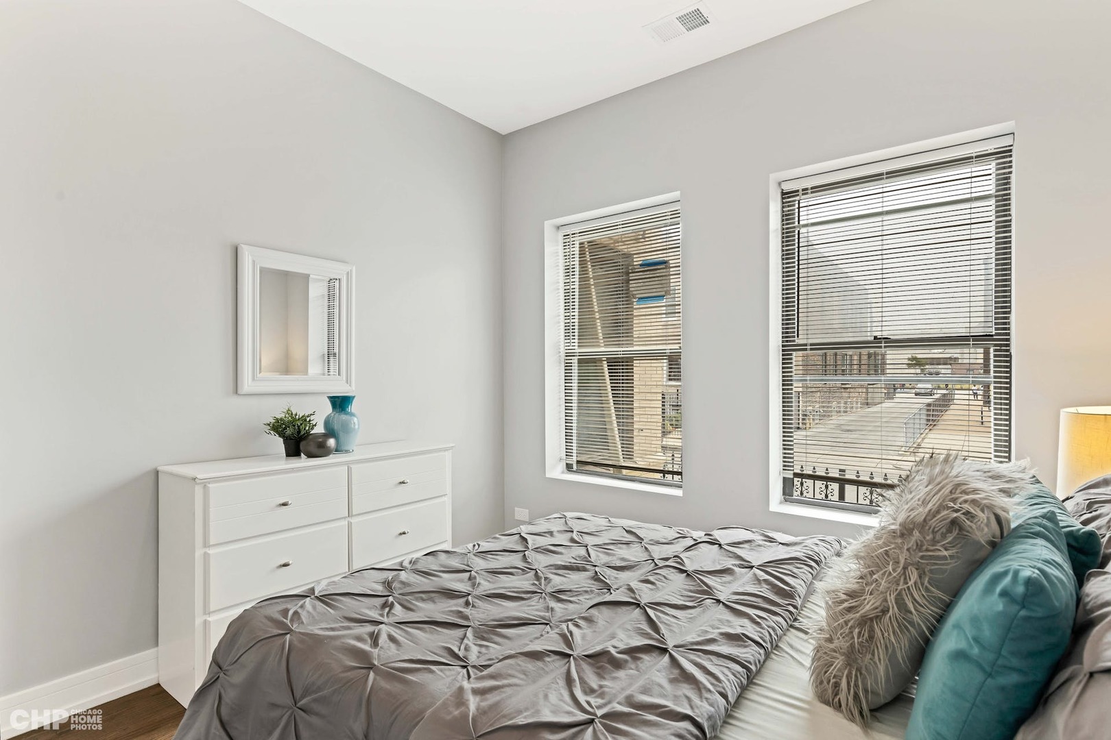 414 East 44th Street, Unit 2 Chicago, IL 60653 - Photo 18 of 22