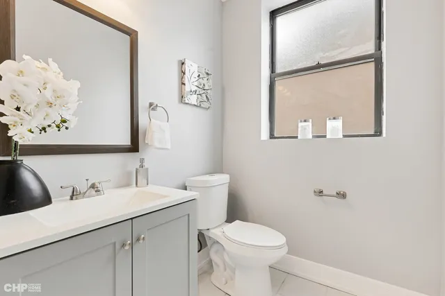 $2,150 | 414 East 44th Street, Unit 2, Chicago, IL 60653