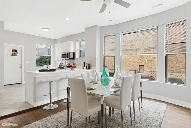 $2,150 | 414 East 44th Street, Unit 2, Chicago, IL 60653