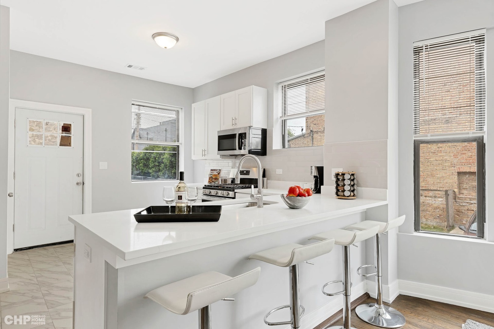 414 East 44th Street, Unit 2 Chicago, IL 60653 - Photo 9 of 22