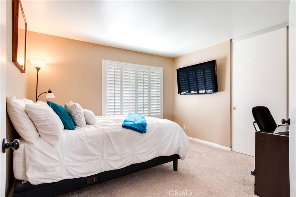 701 West Crestview Street Corona, CA 92882 - Photo 21 of 35