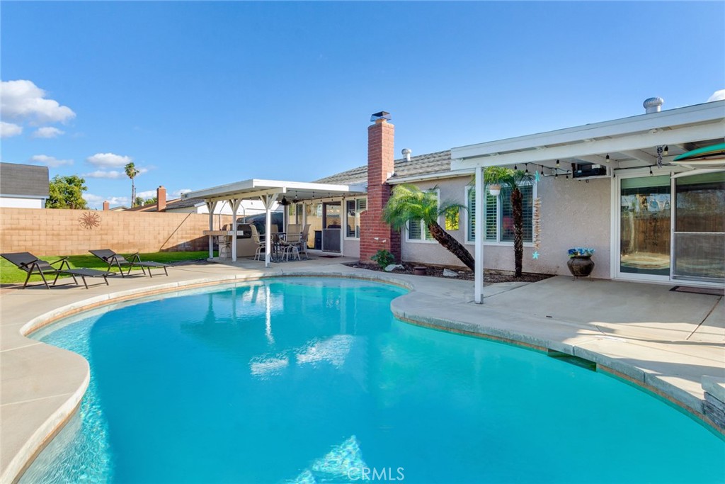 701 West Crestview Street Corona, CA 92882 - Photo 26 of 35