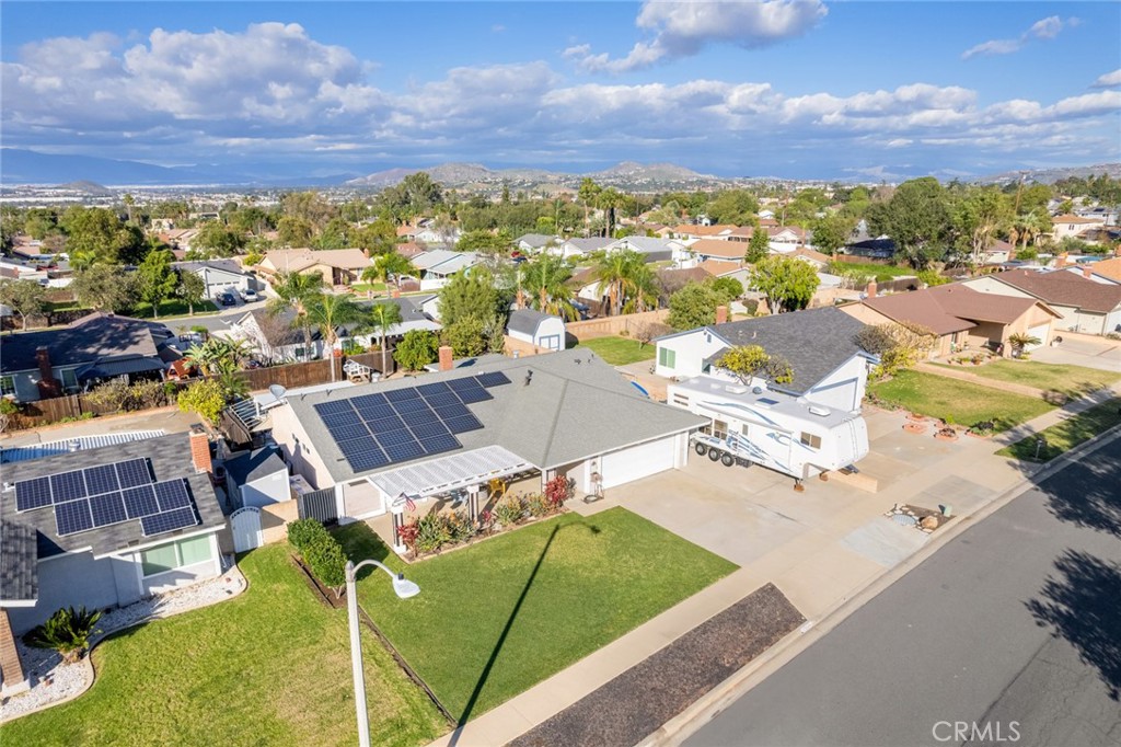 701 West Crestview Street Corona, CA 92882 - Photo 28 of 35