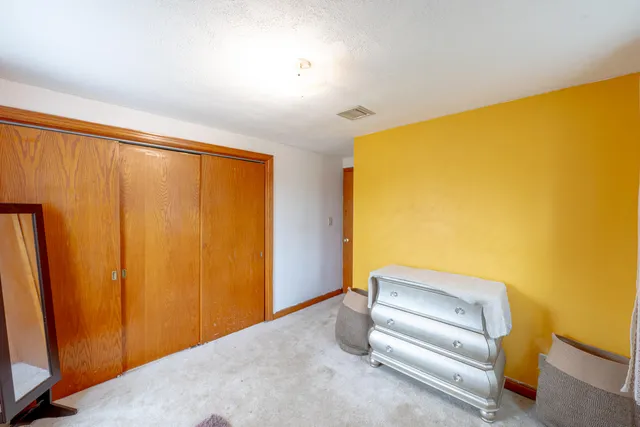 $490,000 | 101 East Clovernook Lane, Glendale, WI 53217