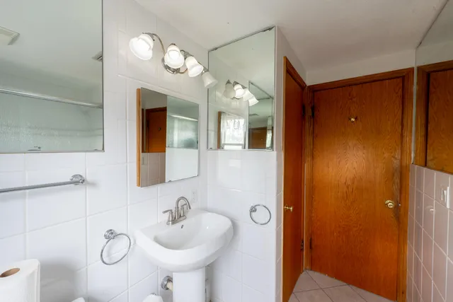 $490,000 | 101 East Clovernook Lane, Glendale, WI 53217