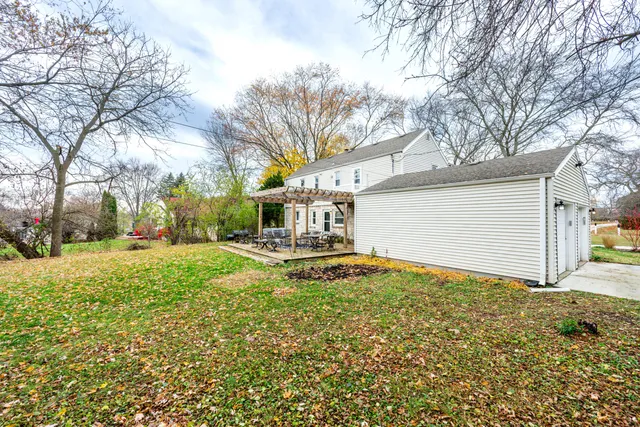 $490,000 | 101 East Clovernook Lane, Glendale, WI 53217