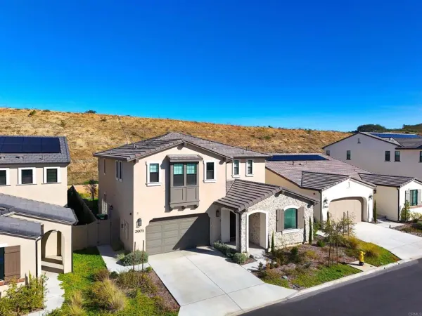 $1,275,000 | 2971 Rue De Latour, Vista, CA 92084