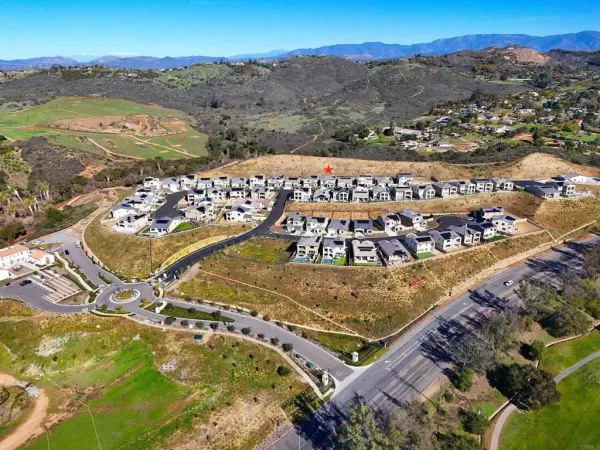 $1,275,000 | 2971 Rue De Latour, Vista, CA 92084