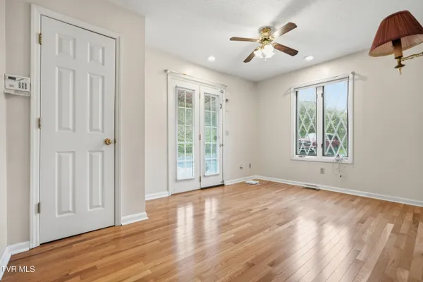 $299,000 | 2509 East Lakeview Drive, Unit 5, Johnson City, TN 37601