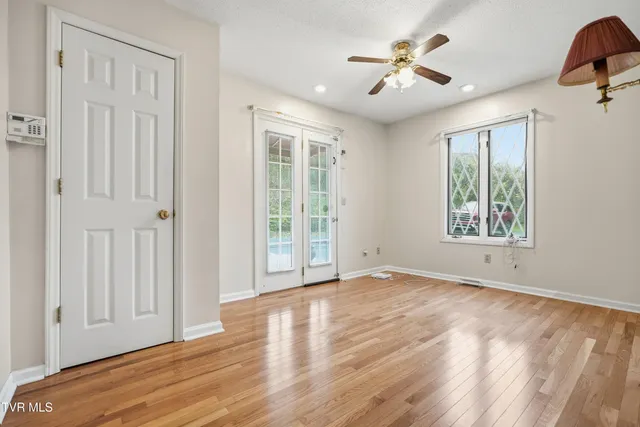 $320,000 | 2509 East Lakeview Drive, Unit 5, Johnson City, TN 37601