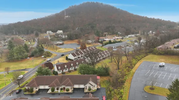 $299,000 | 2509 East Lakeview Drive, Unit 5, Johnson City, TN 37601