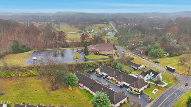 $320,000 | 2509 East Lakeview Drive, Unit 5, Johnson City, TN 37601