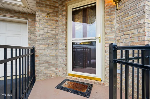 $299,000 | 2509 East Lakeview Drive, Unit 5, Johnson City, TN 37601