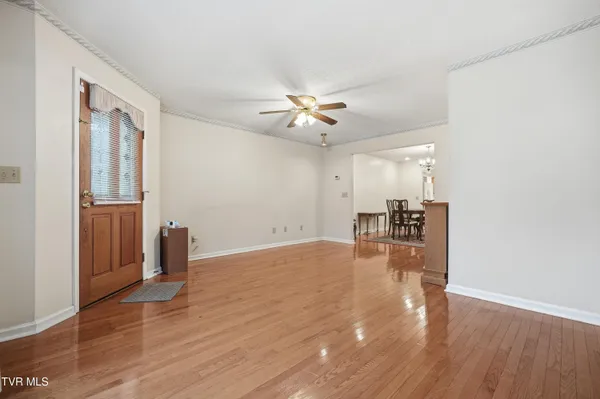$299,000 | 2509 East Lakeview Drive, Unit 5, Johnson City, TN 37601