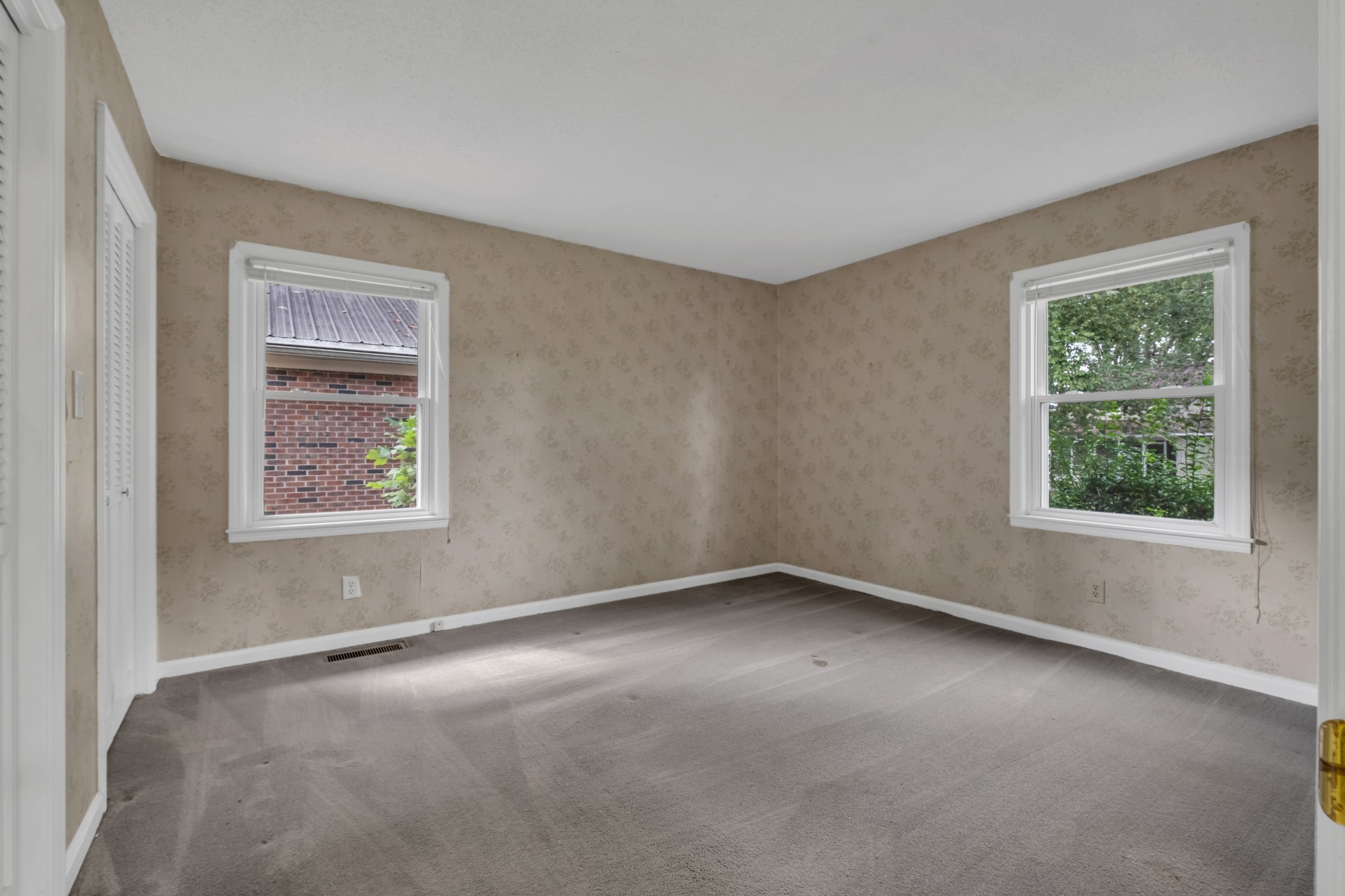 4415 Arno Road Franklin, TN 37064 - Photo 21 of 34 an empty room with windows