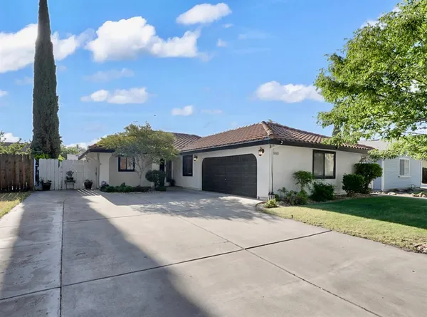 $445,000 | 941 Arambel Drive, Patterson, CA 95363