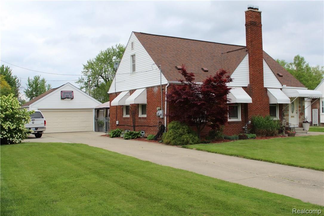 18339 Stephens Road Eastpointe, MI 48021 - Photo 8 of 23 2018-05-22 05.57