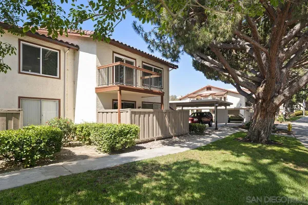 $3,250 | 4060 Porte La Paz, Unit 37, San Diego, CA 92122