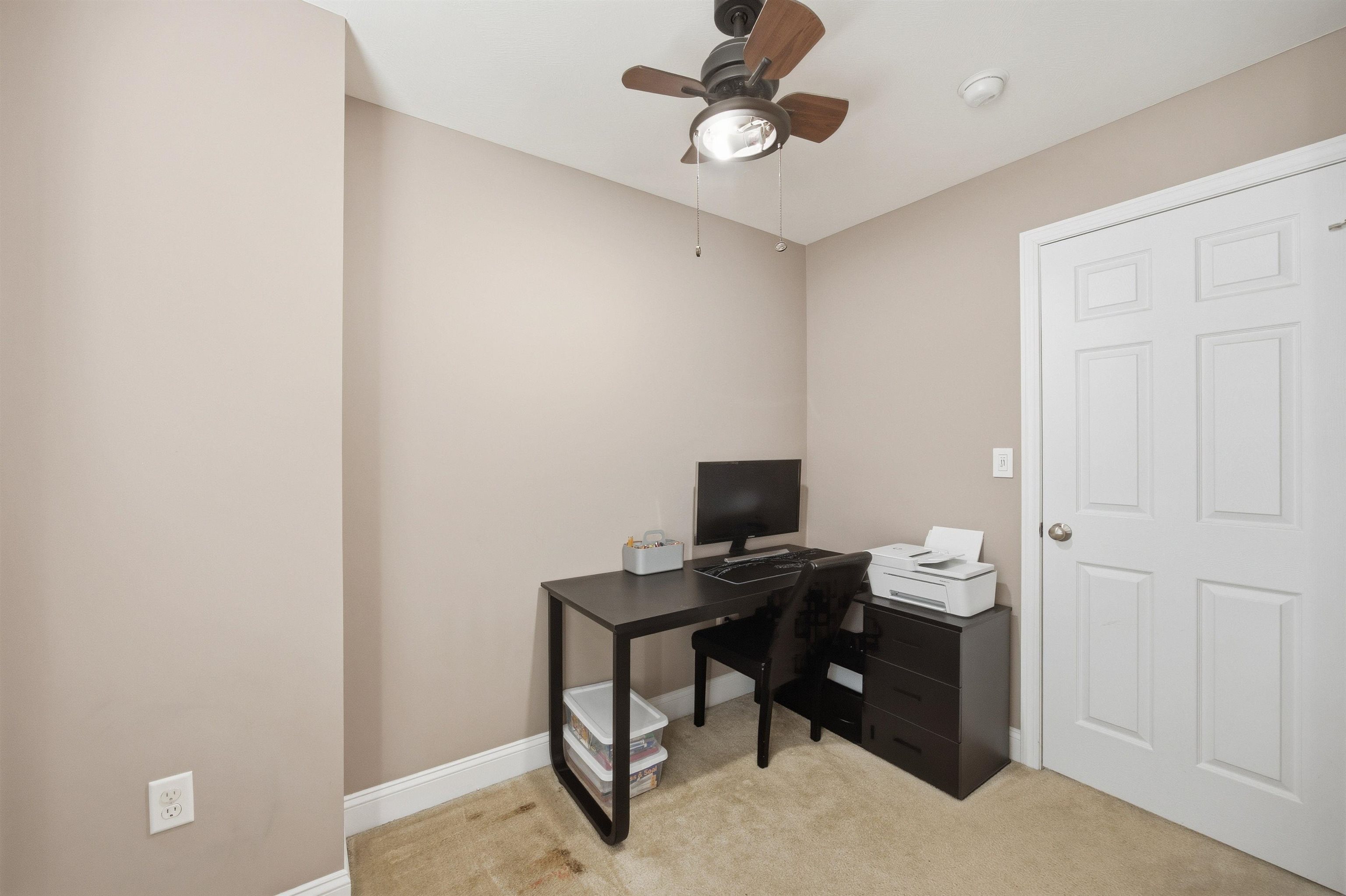317 University Circle Hooksett, NH 03106 - Photo 28 of 44