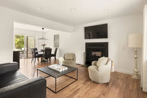 $1,199,000 | 5 16th Street, East Hampton, NY 11937