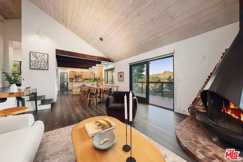 $1,550,000 | 19806 Valley View Drive, Topanga, CA 90290