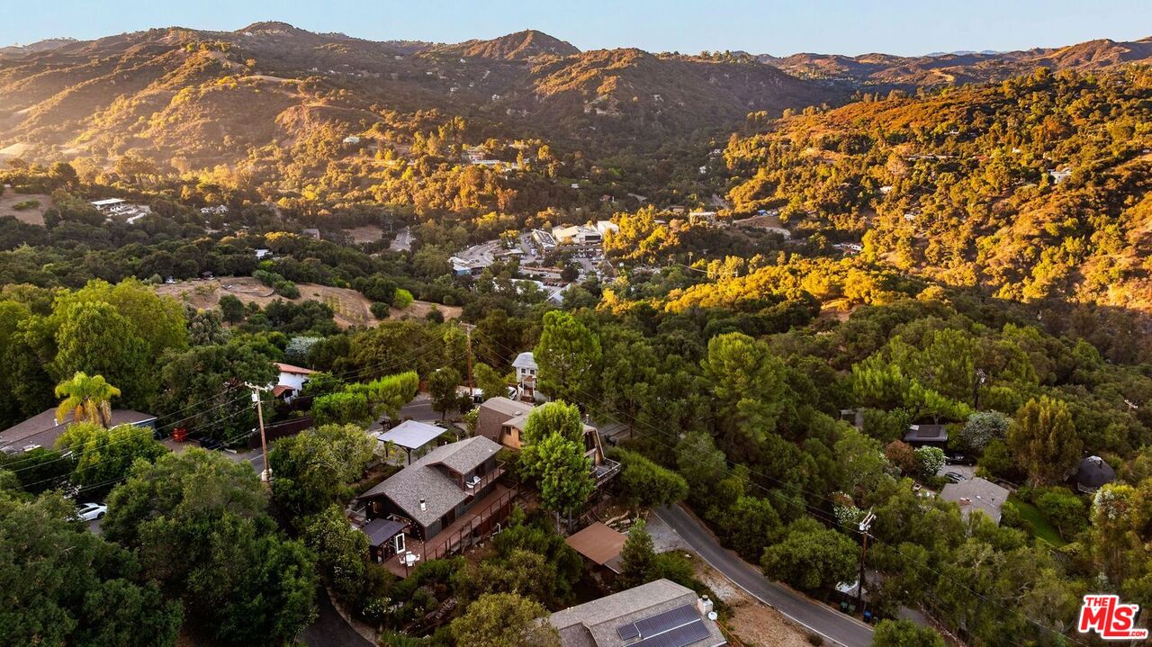 19806 Valley View Drive Topanga, CA 90290 - Photo 14 of 66