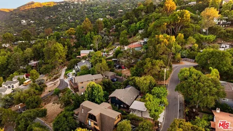 $1,550,000 | 19806 Valley View Drive, Topanga, CA 90290
