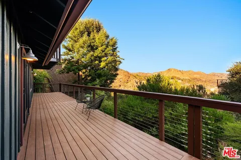 $1,550,000 | 19806 Valley View Drive, Topanga, CA 90290