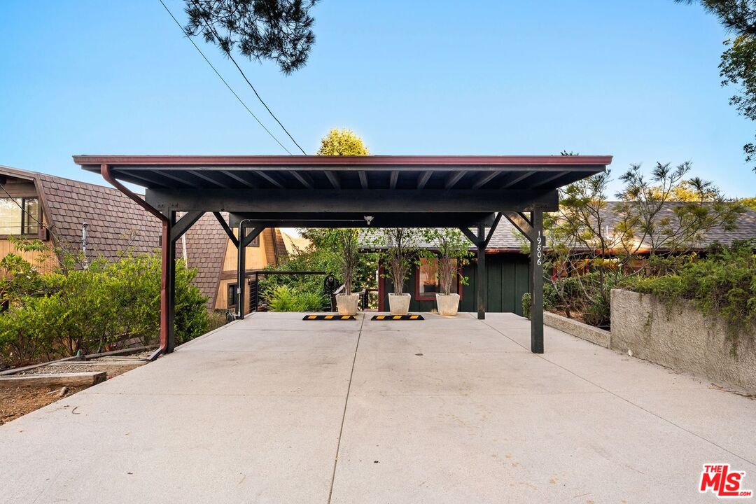 19806 Valley View Drive Topanga, CA 90290 - Photo 20 of 66