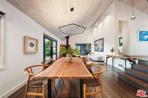 $1,550,000 | 19806 Valley View Drive, Topanga, CA 90290