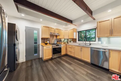 $1,550,000 | 19806 Valley View Drive, Topanga, CA 90290