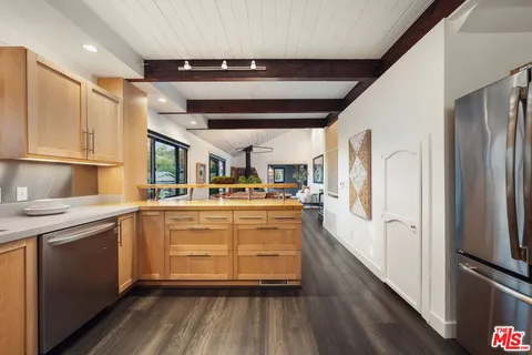 $1,550,000 | 19806 Valley View Drive, Topanga, CA 90290