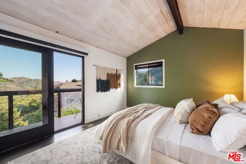 $1,550,000 | 19806 Valley View Drive, Topanga, CA 90290