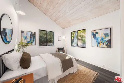 $1,550,000 | 19806 Valley View Drive, Topanga, CA 90290