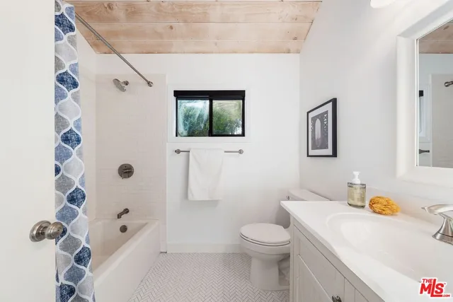 $1,550,000 | 19806 Valley View Drive, Topanga, CA 90290