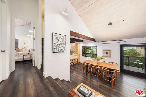 $1,550,000 | 19806 Valley View Drive, Topanga, CA 90290