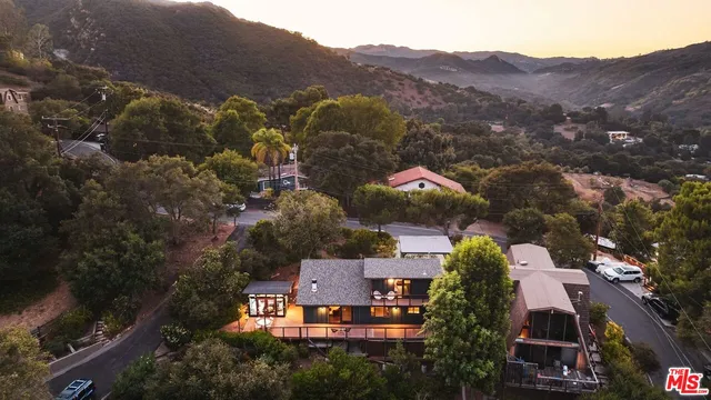 $1,550,000 | 19806 Valley View Drive, Topanga, CA 90290