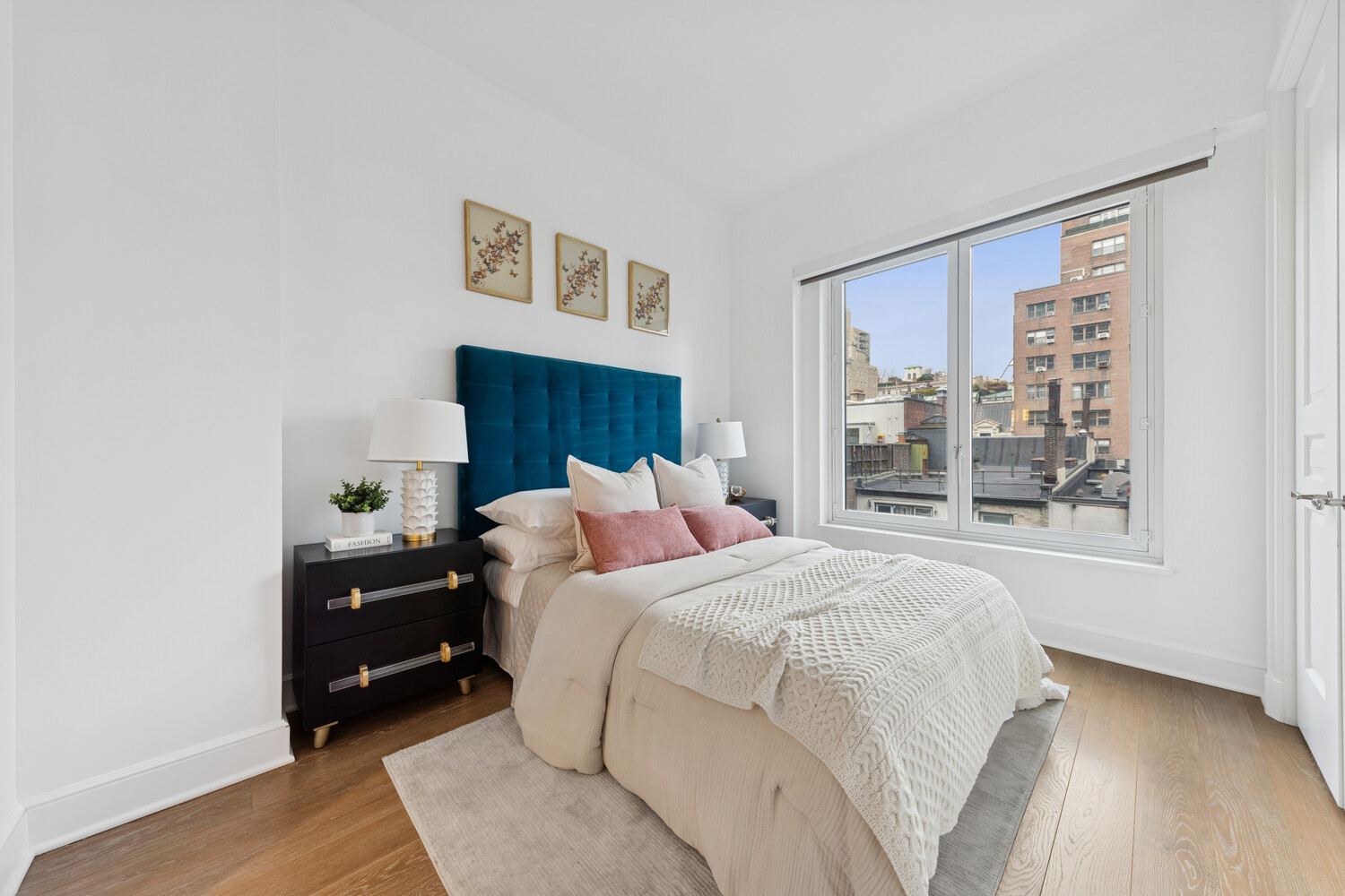 27 East 79th Street, Unit DUPLEX7/8 Manhattan, NY 10075 - Photo 6 of 20 a bedroom with a bed and a window