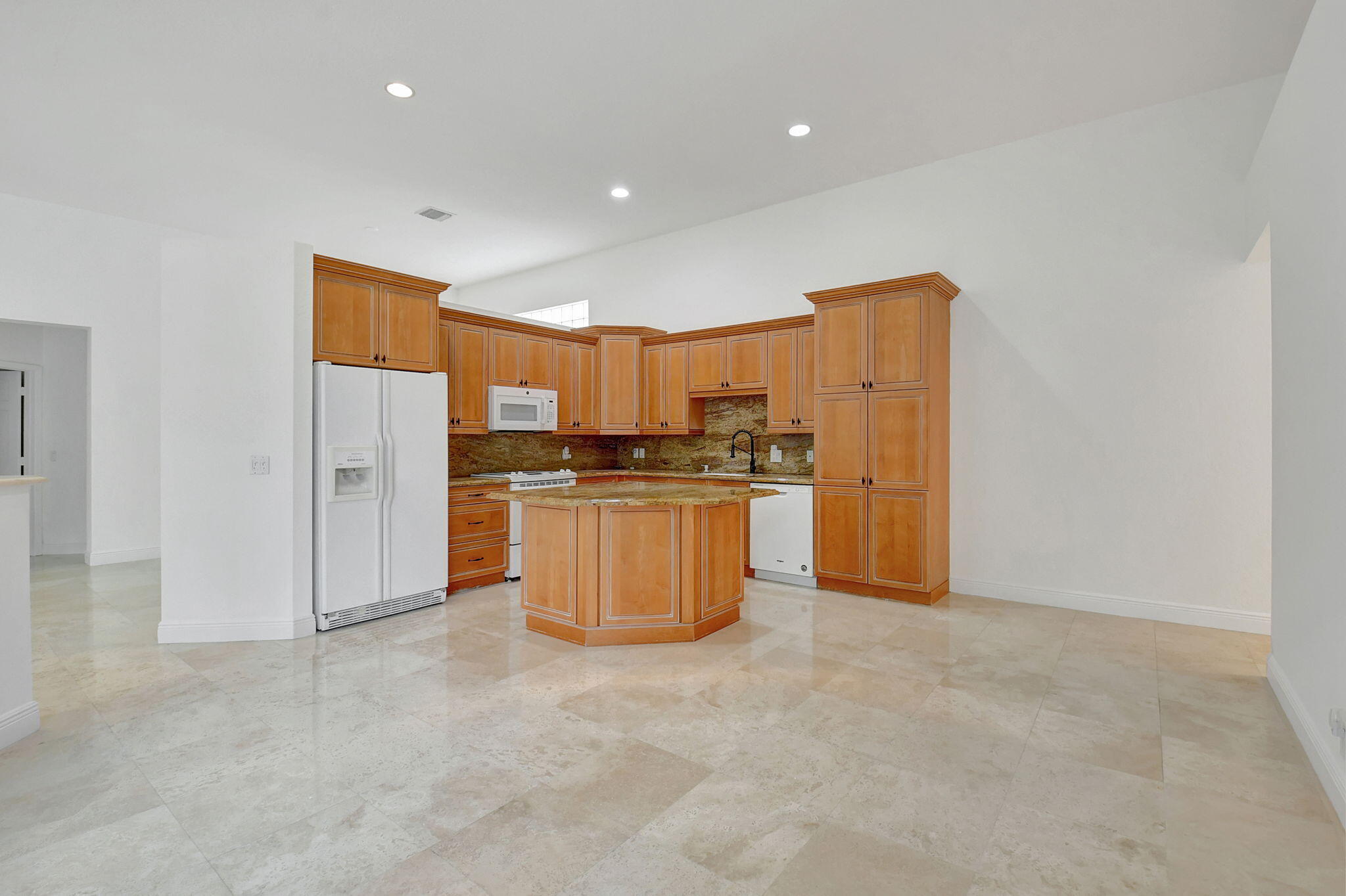 6689 Northwest 23rd Terrace Boca Raton, FL 33496 - Photo 14 of 40 18-web-or-mls-DSC_6640