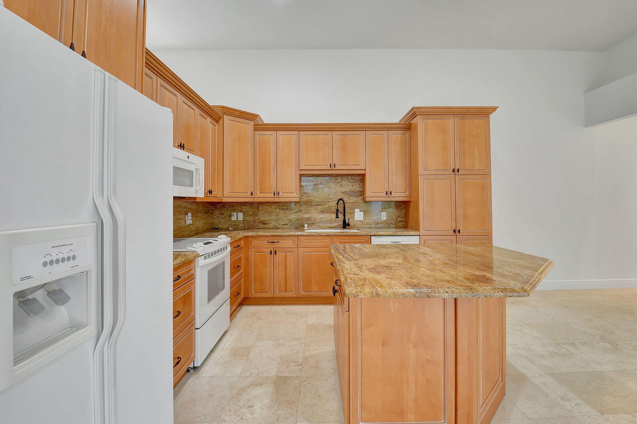6689 Northwest 23rd Terrace Boca Raton, FL 33496 - Photo 15 of 40 21-web-or-mls-DSC_6655