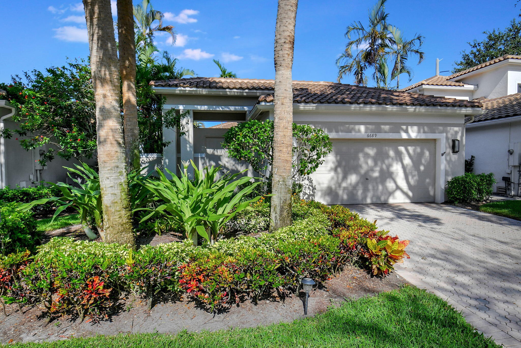 6689 Northwest 23rd Terrace Boca Raton, FL 33496 - Photo 4 of 40 2-web-or-mls-DSC_4271