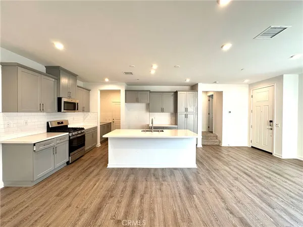 $3,600 | 5593 Siracusa Way, Fontana, CA 92336