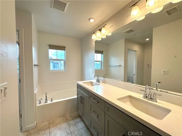 $3,600 | 5593 Siracusa Way, Fontana, CA 92336