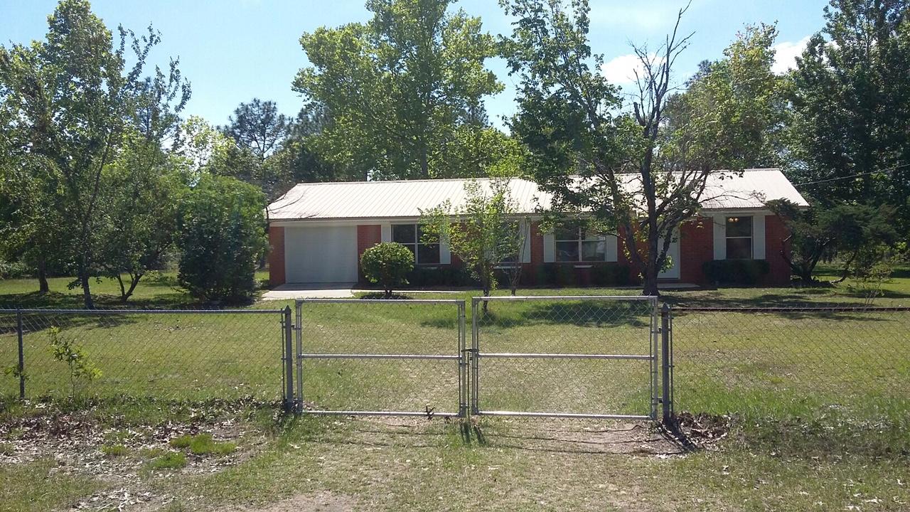 5818 Flamingo Road Crestview, FL 32539 - Photo 2 of 16 20160504_151636