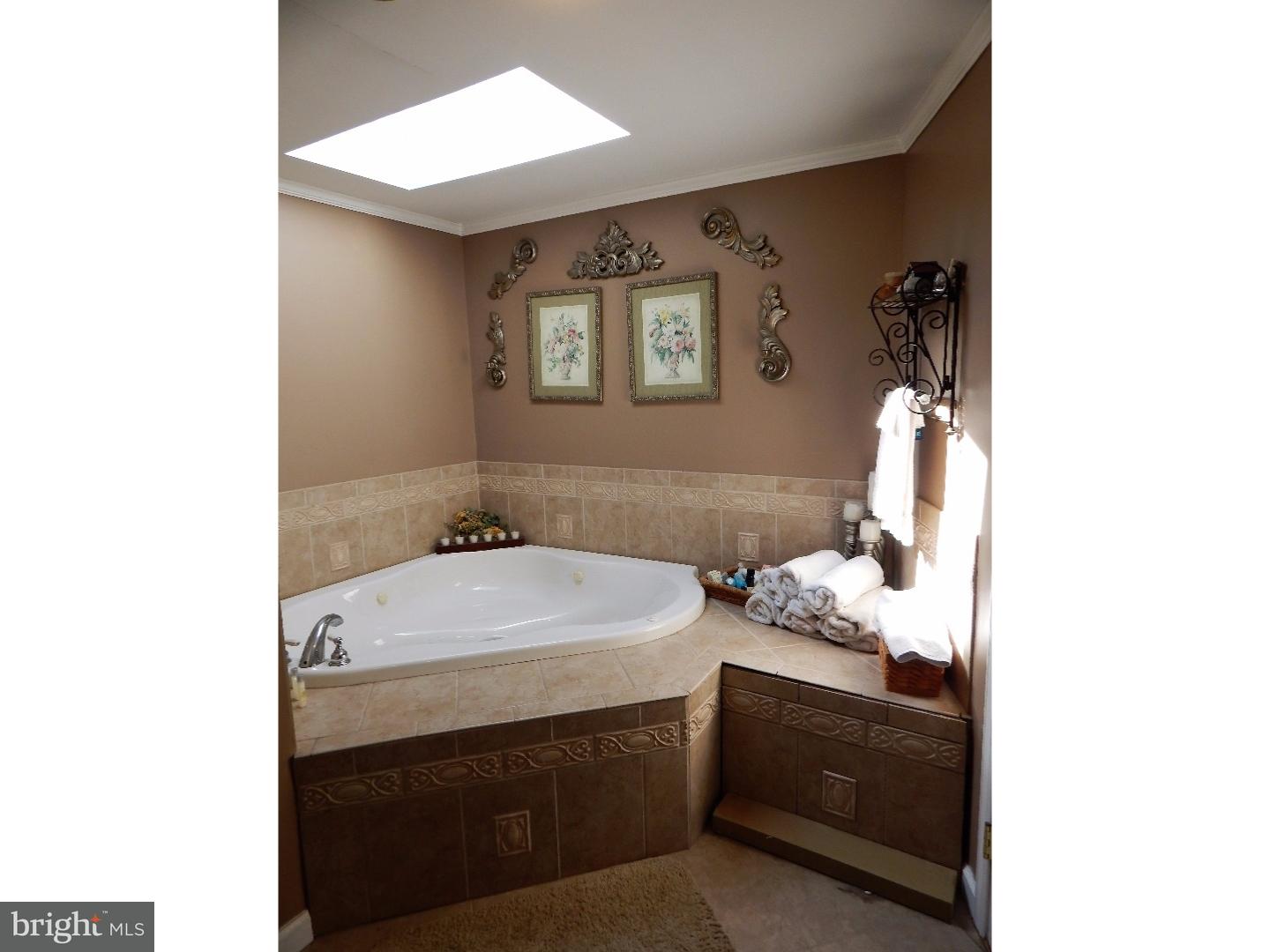 314 Bloomfield Road Warminster, PA 18974 - Photo 18 of 25 Master Bathroom