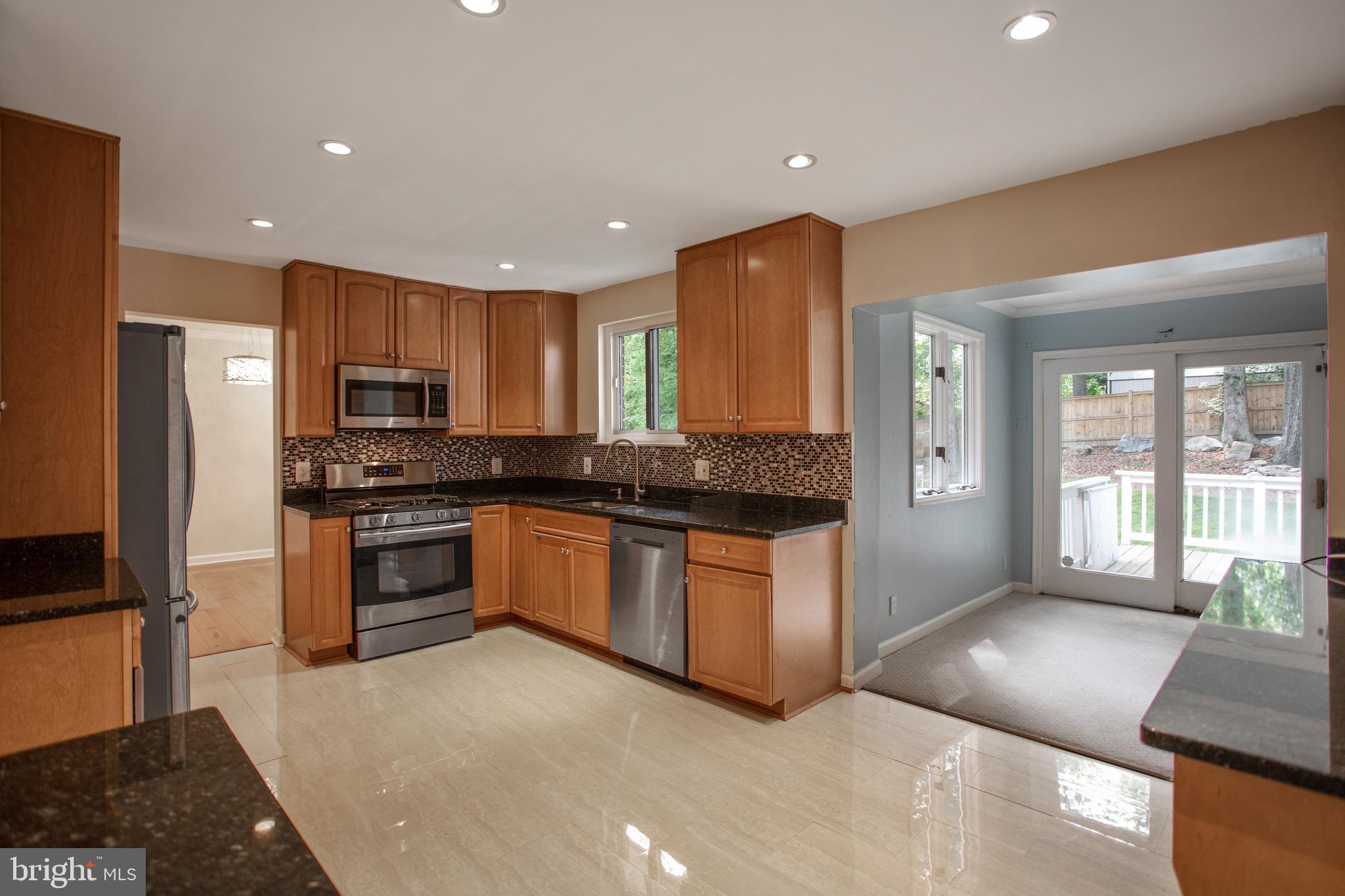 6812 Landor Lane Springfield, VA 22152 - Photo 3 of 36
