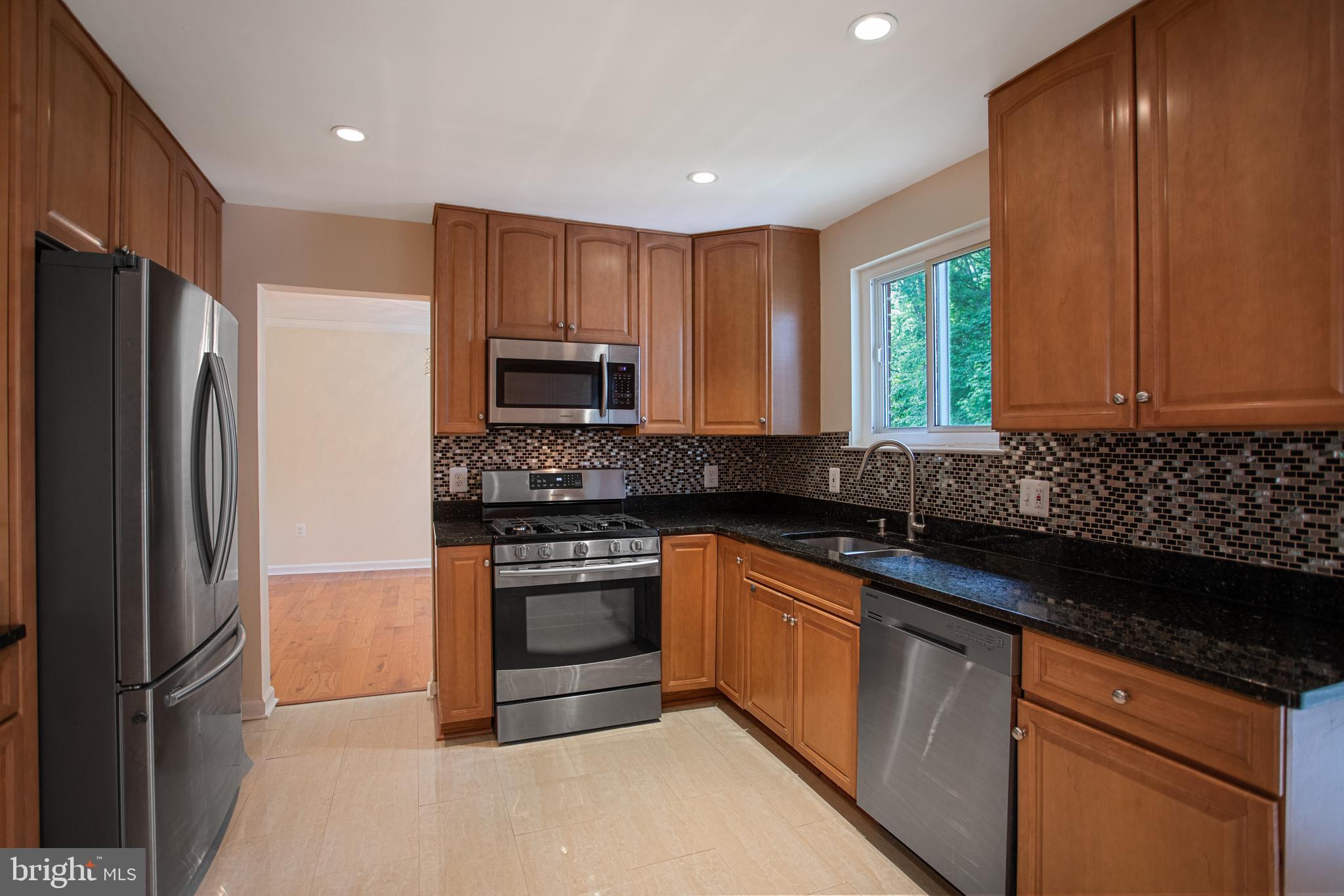 6812 Landor Lane Springfield, VA 22152 - Photo 8 of 36